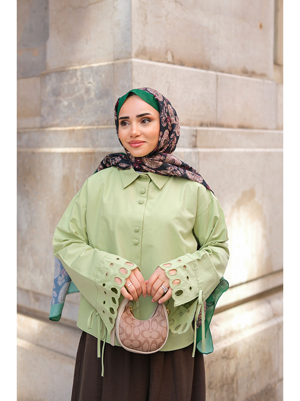 Kadın Kolu Nakışlı Gömlek Fıstık Yeşil
