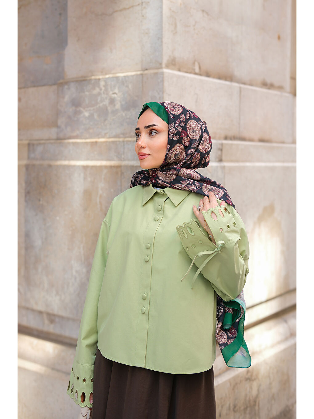 Kadın Kolu Nakışlı Gömlek Fıstık Yeşil-1