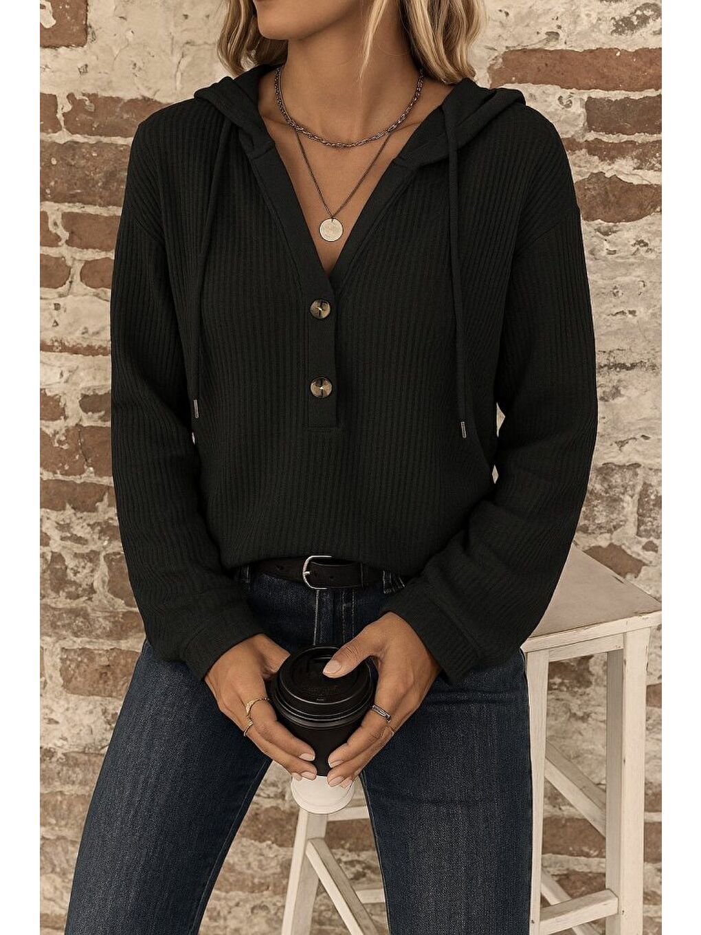 Siyah Kadın Uzun Kollu Kapüşonlu önü Düğmeli Ve Bağcıklı Waffle Bluz