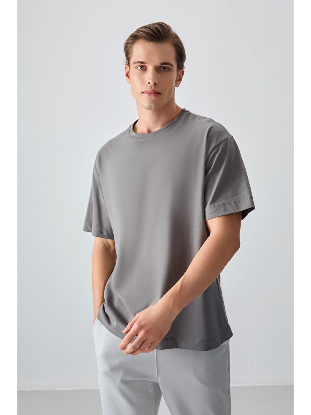 AIR JONES Koyu Gri %100 Pamuk Kalın Yumuşak Dokulu Oversize Fit Basic Erkek T-Shirt - 88353 - 3