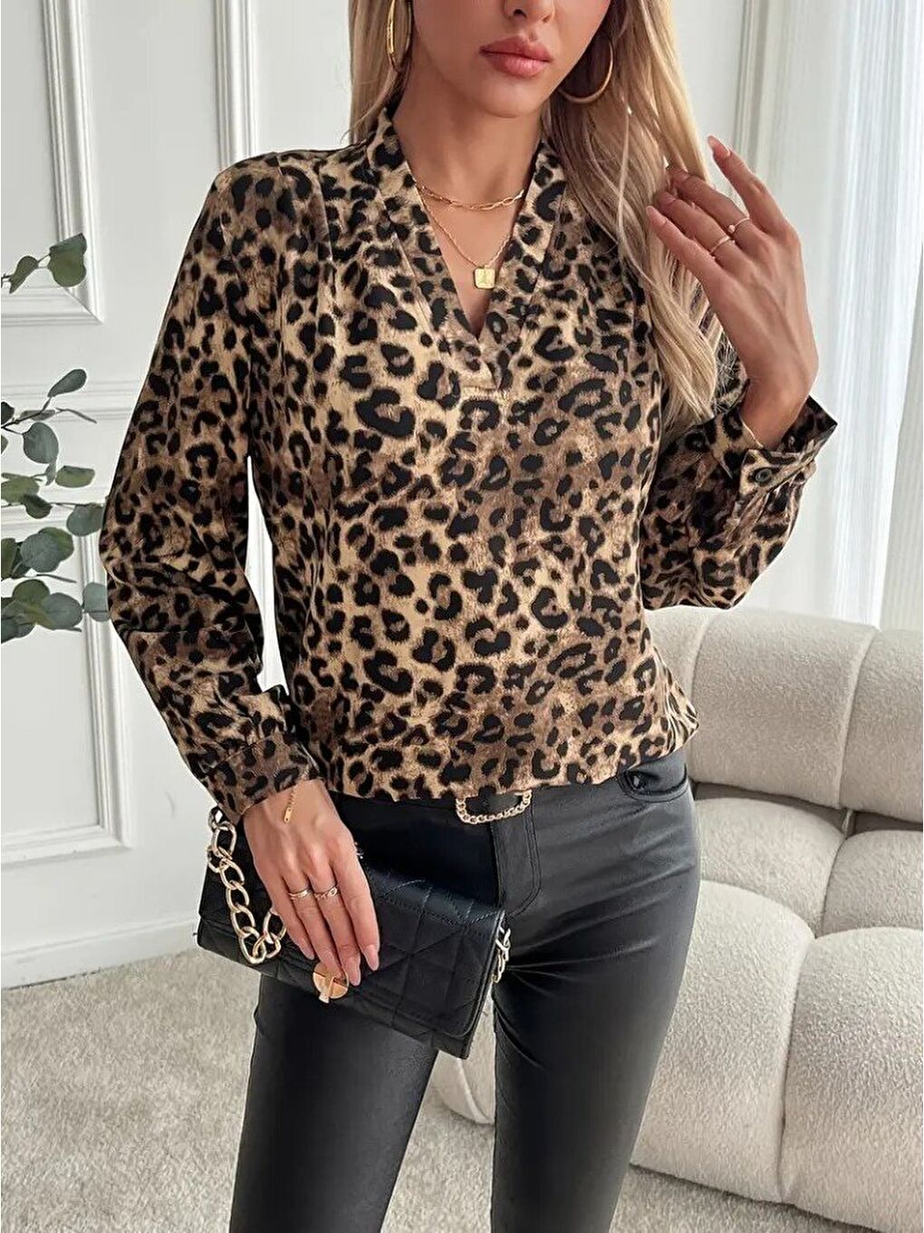 Mavi Kadın Uzun Kollu V Yakalı Modal Leopar Desenli Bluz-2