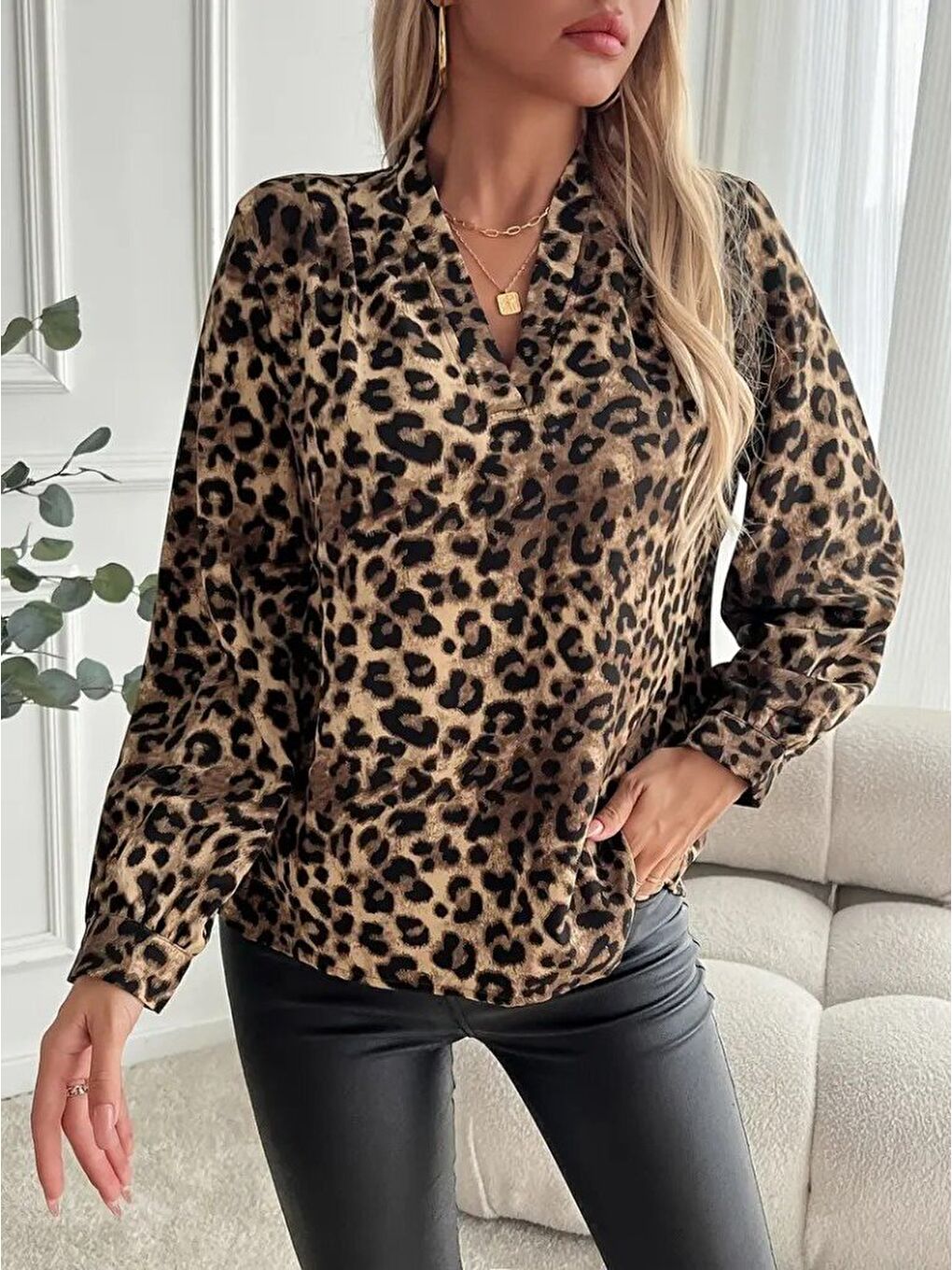 Mavi Kadın Uzun Kollu V Yakalı Modal Leopar Desenli Bluz-3