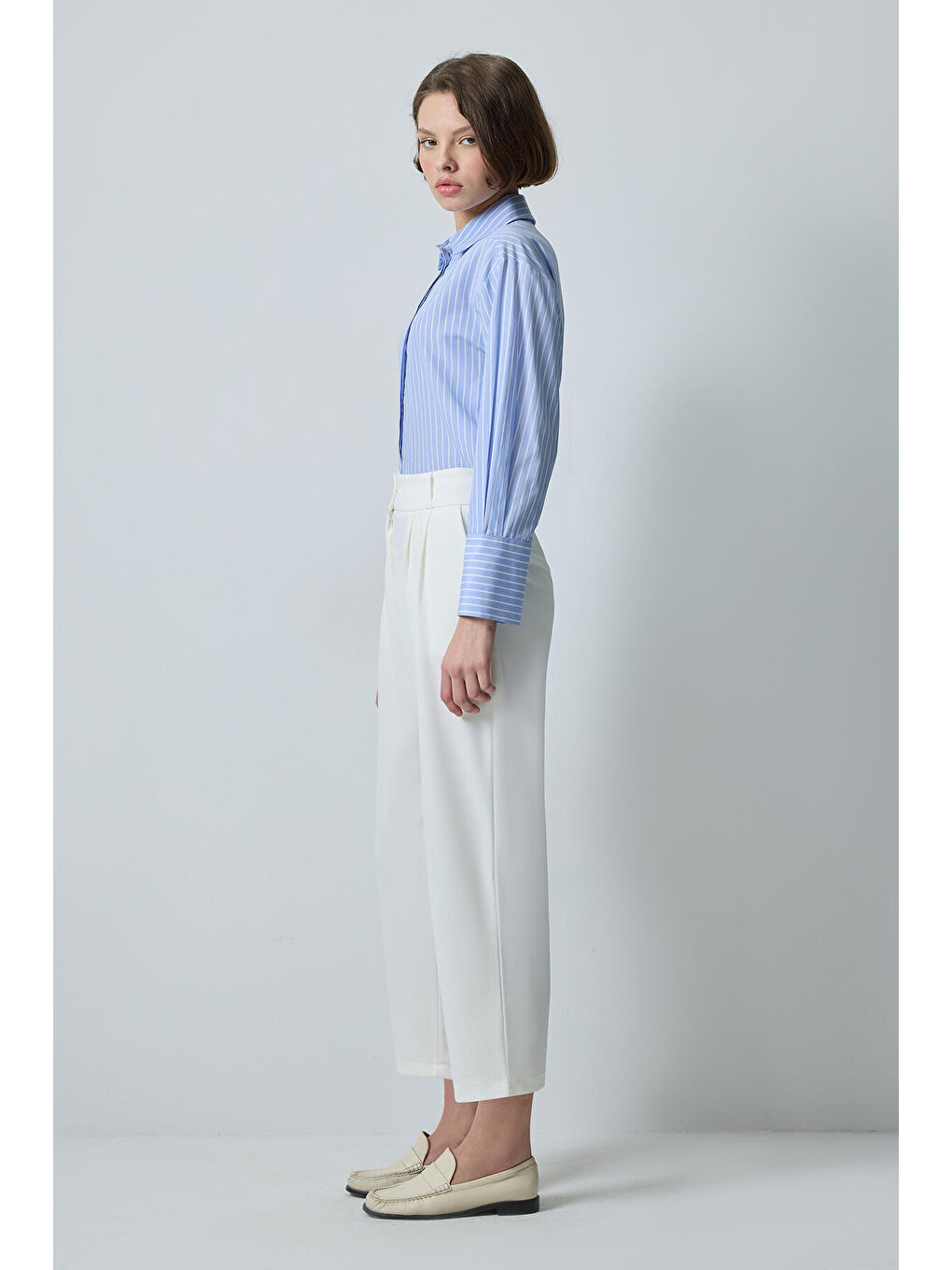 Beyaz Çift Pileli Bol Pantolon-2