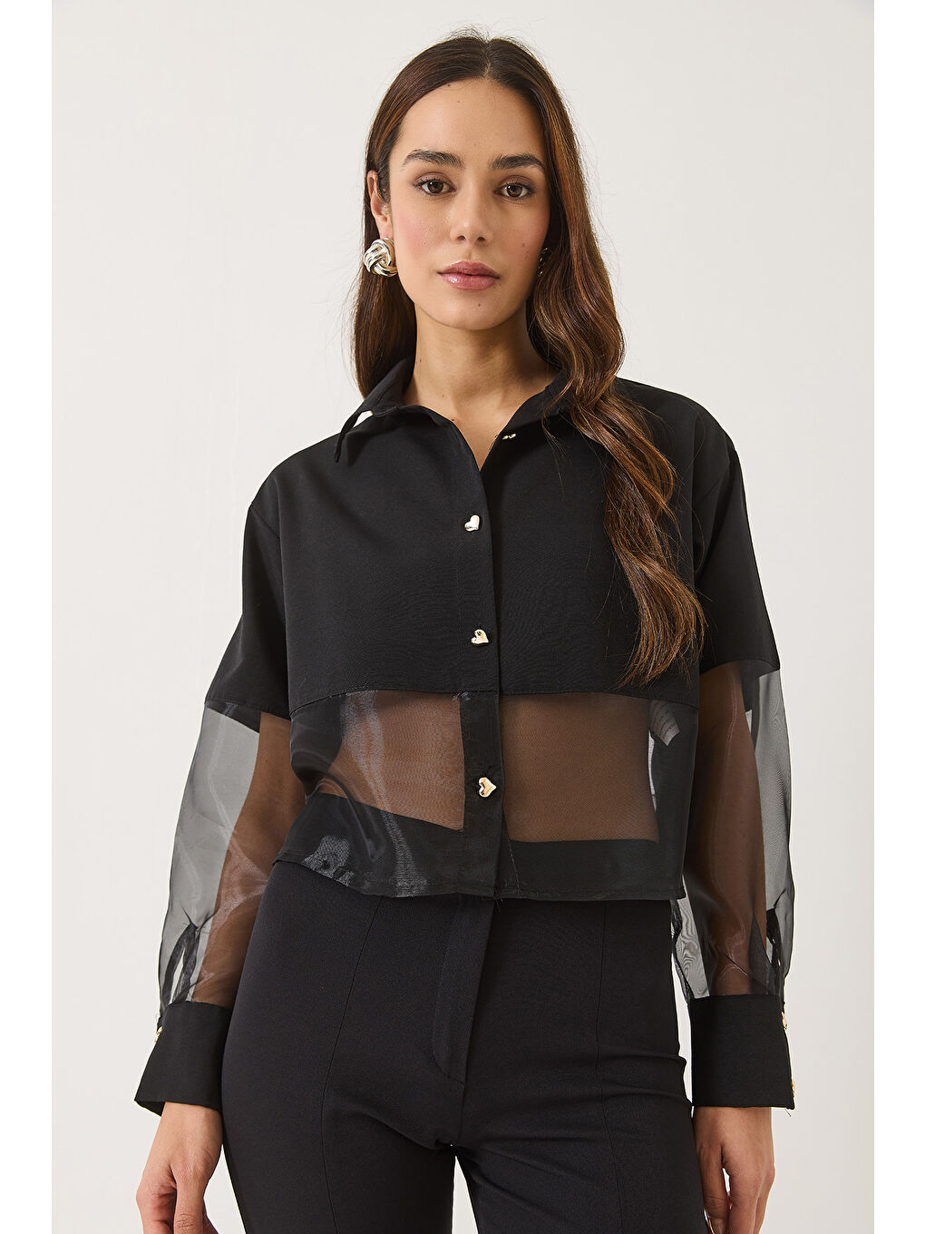 Siyah Kadın Kalp Düğmeli Tül Detaylı Yarı Transparan Gömlek-1