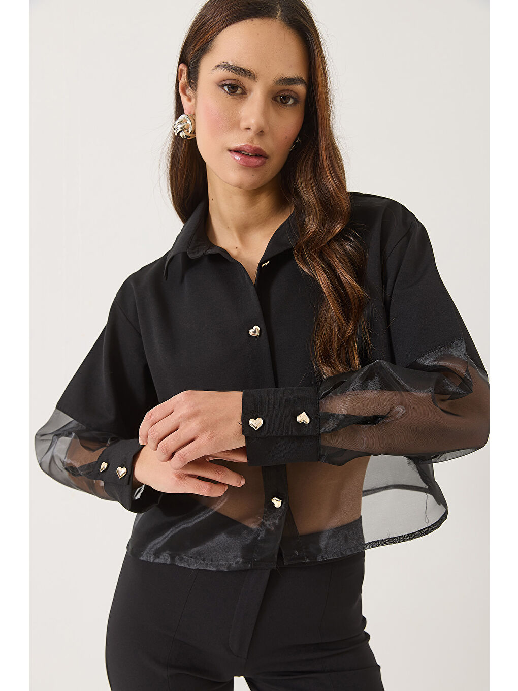 Siyah Kadın Kalp Düğmeli Tül Detaylı Yarı Transparan Gömlek-2