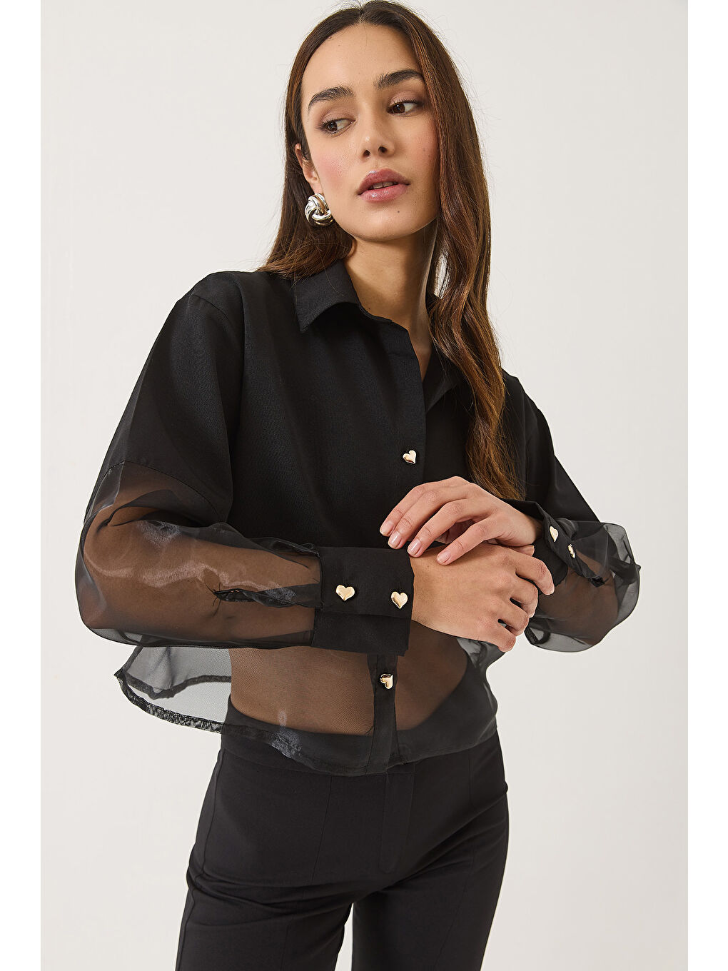 Siyah Kadın Kalp Düğmeli Tül Detaylı Yarı Transparan Gömlek-3