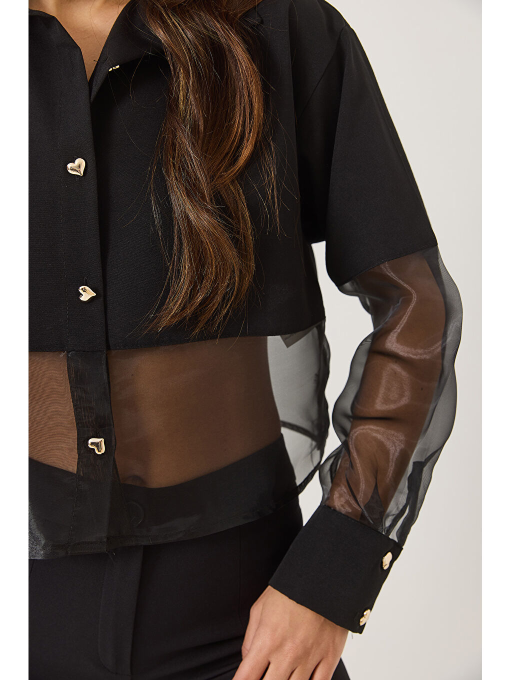 Siyah Kadın Kalp Düğmeli Tül Detaylı Yarı Transparan Gömlek-5