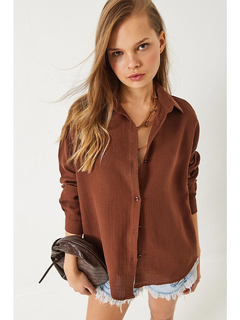 Kahverengi Kadın Oversize Uzun Kollu Müslin Basic Gömlek-1