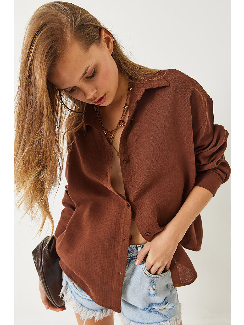 Kahverengi Kadın Oversize Uzun Kollu Müslin Basic Gömlek-3