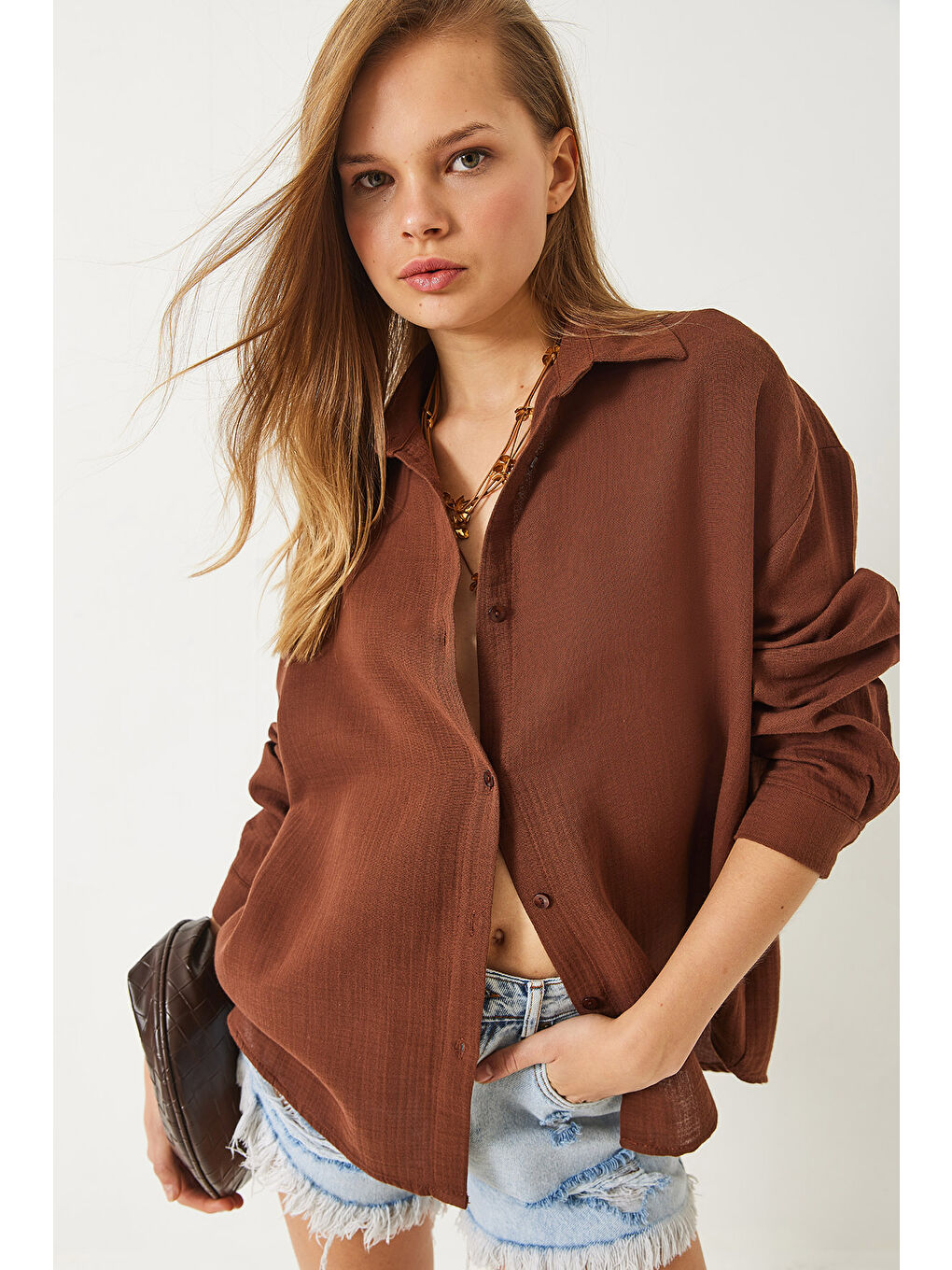 Kahverengi Kadın Oversize Uzun Kollu Müslin Basic Gömlek-4