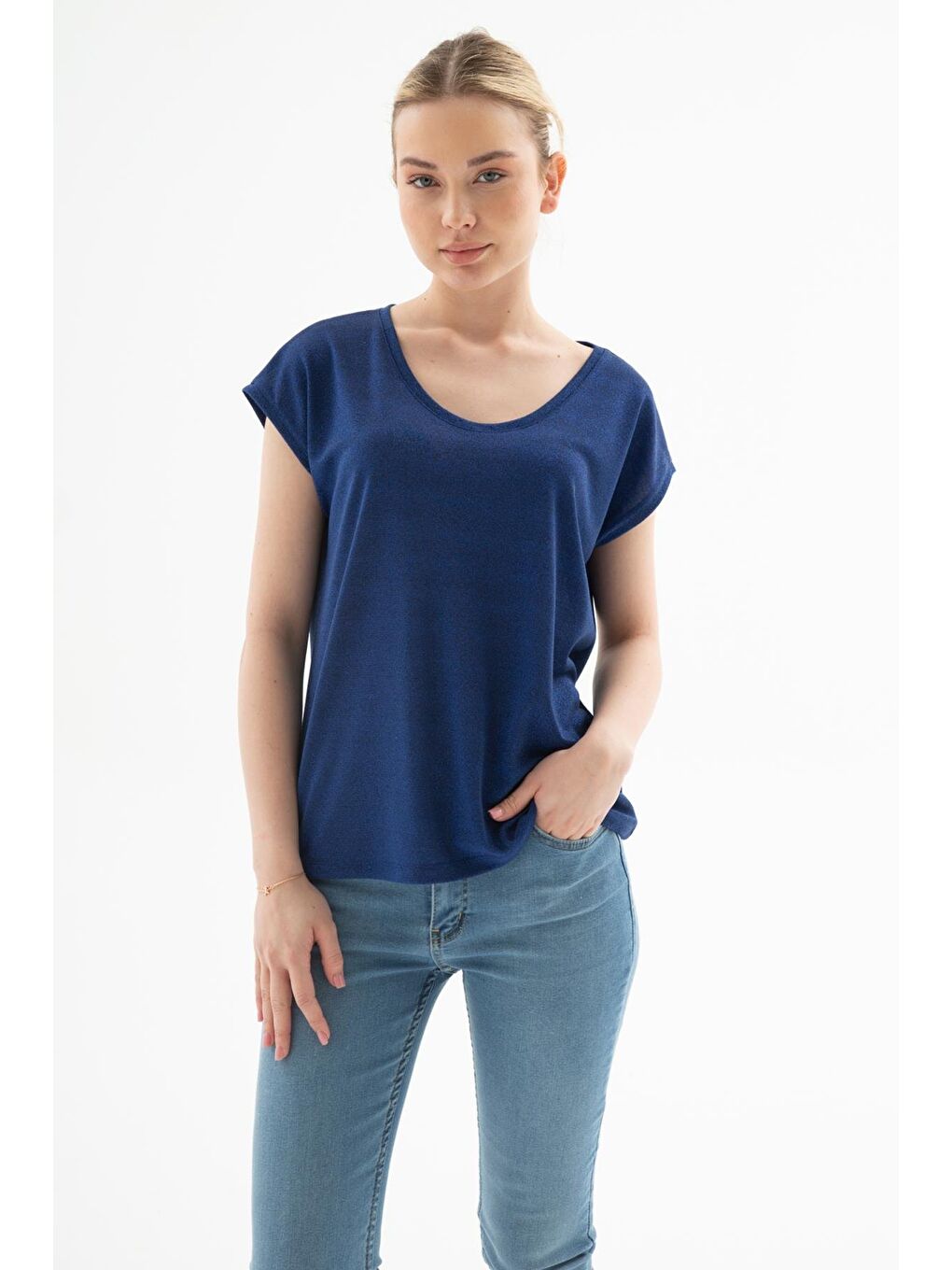 Mavi Standart Fit Yuvarlak Yaka Simli Bluz 25Y0202K1