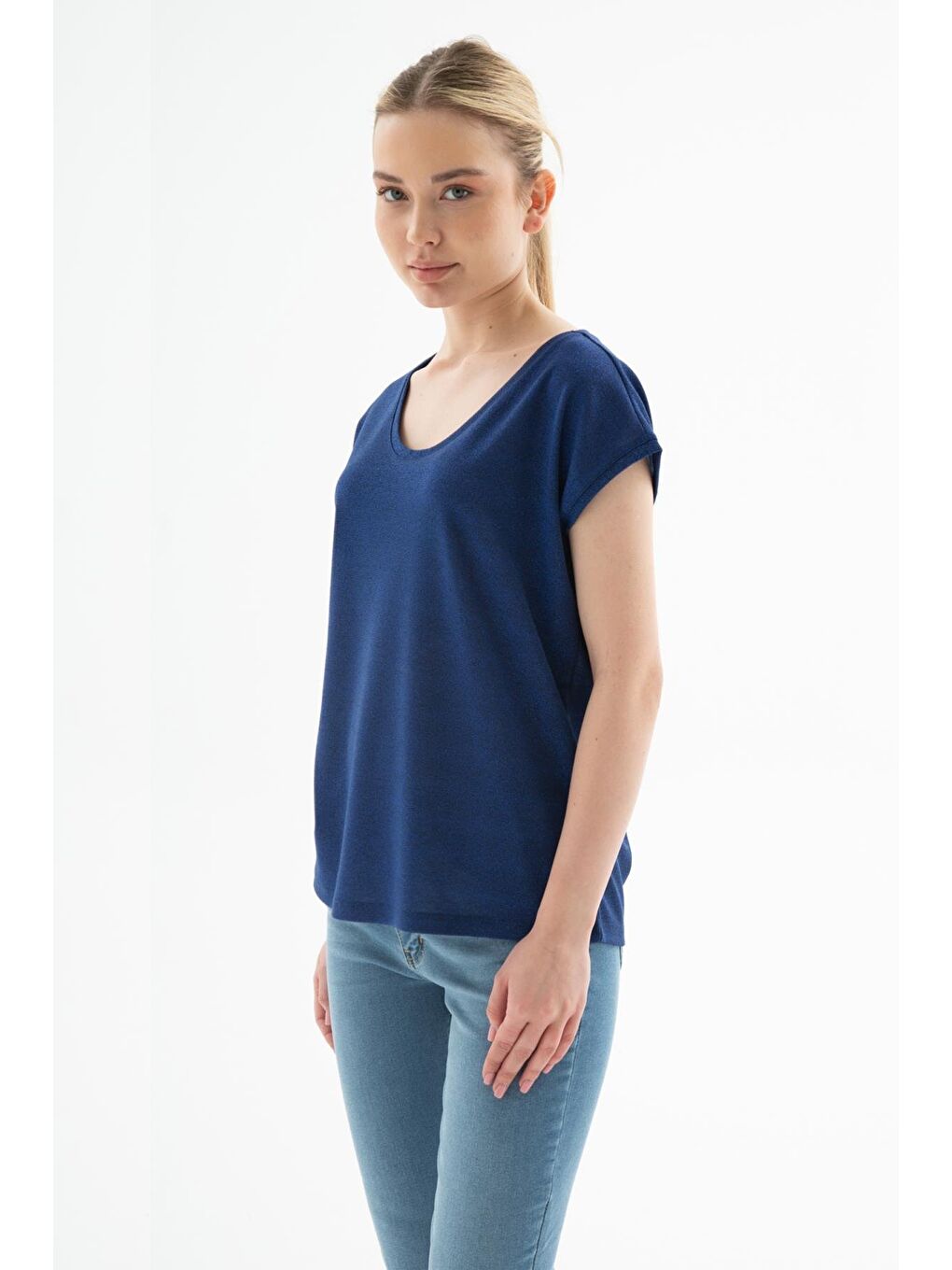 Mavi Standart Fit Yuvarlak Yaka Simli Bluz 25Y0202K1-1