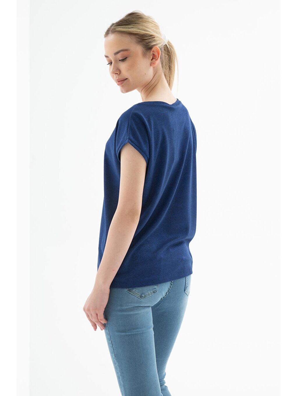 Mavi Standart Fit Yuvarlak Yaka Simli Bluz 25Y0202K1-3