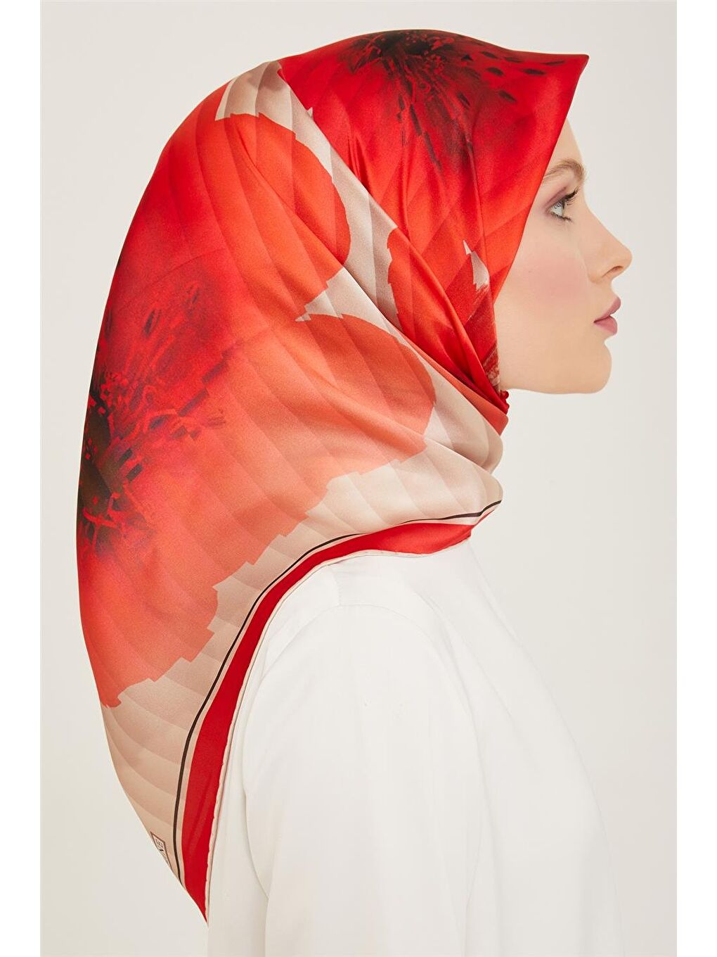 Karışık Çiçek Desenli Sura İpek Eşarp 24Ya9100 34 83-1