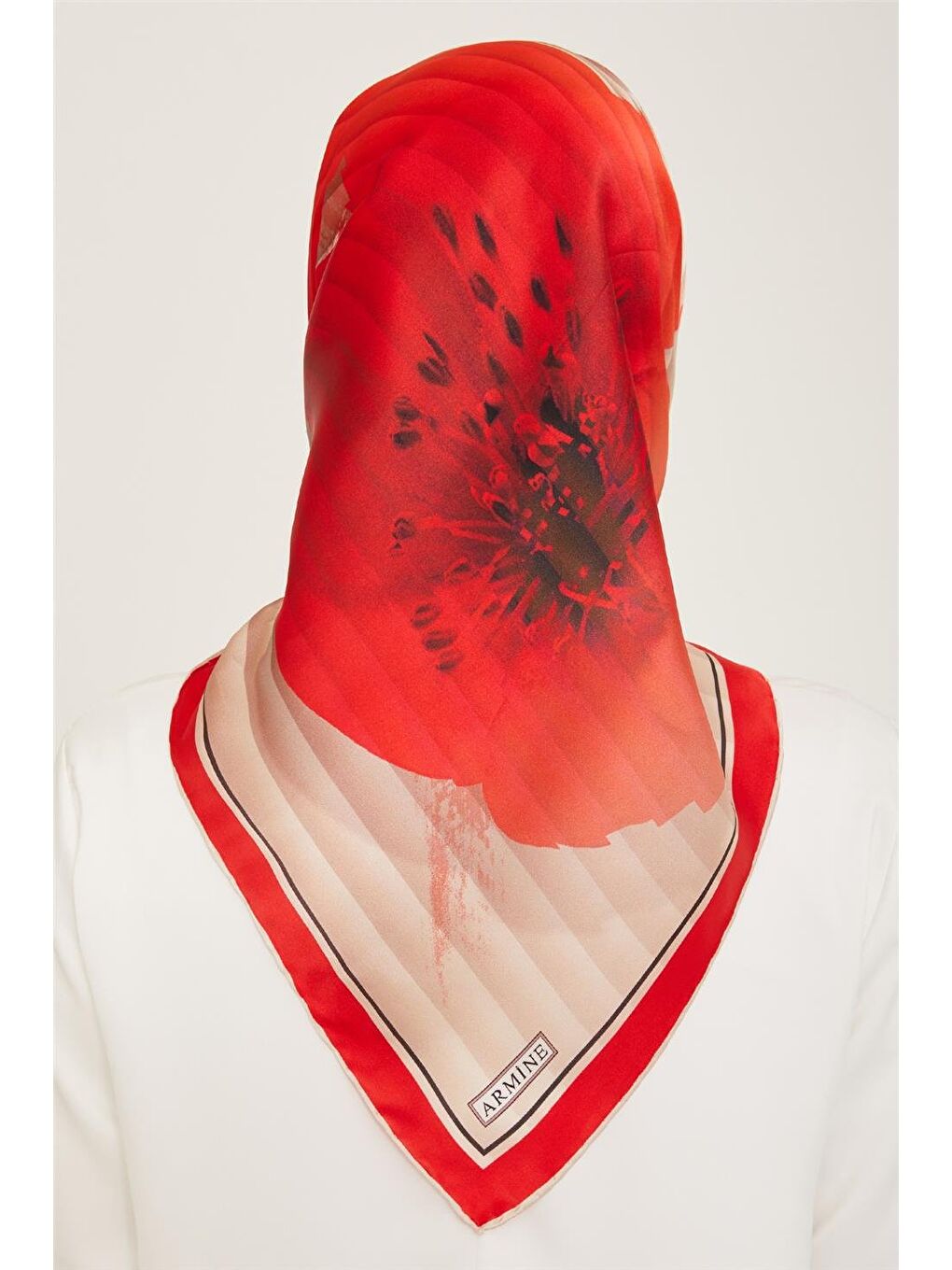 Karışık Çiçek Desenli Sura İpek Eşarp 24Ya9100 34 83-3