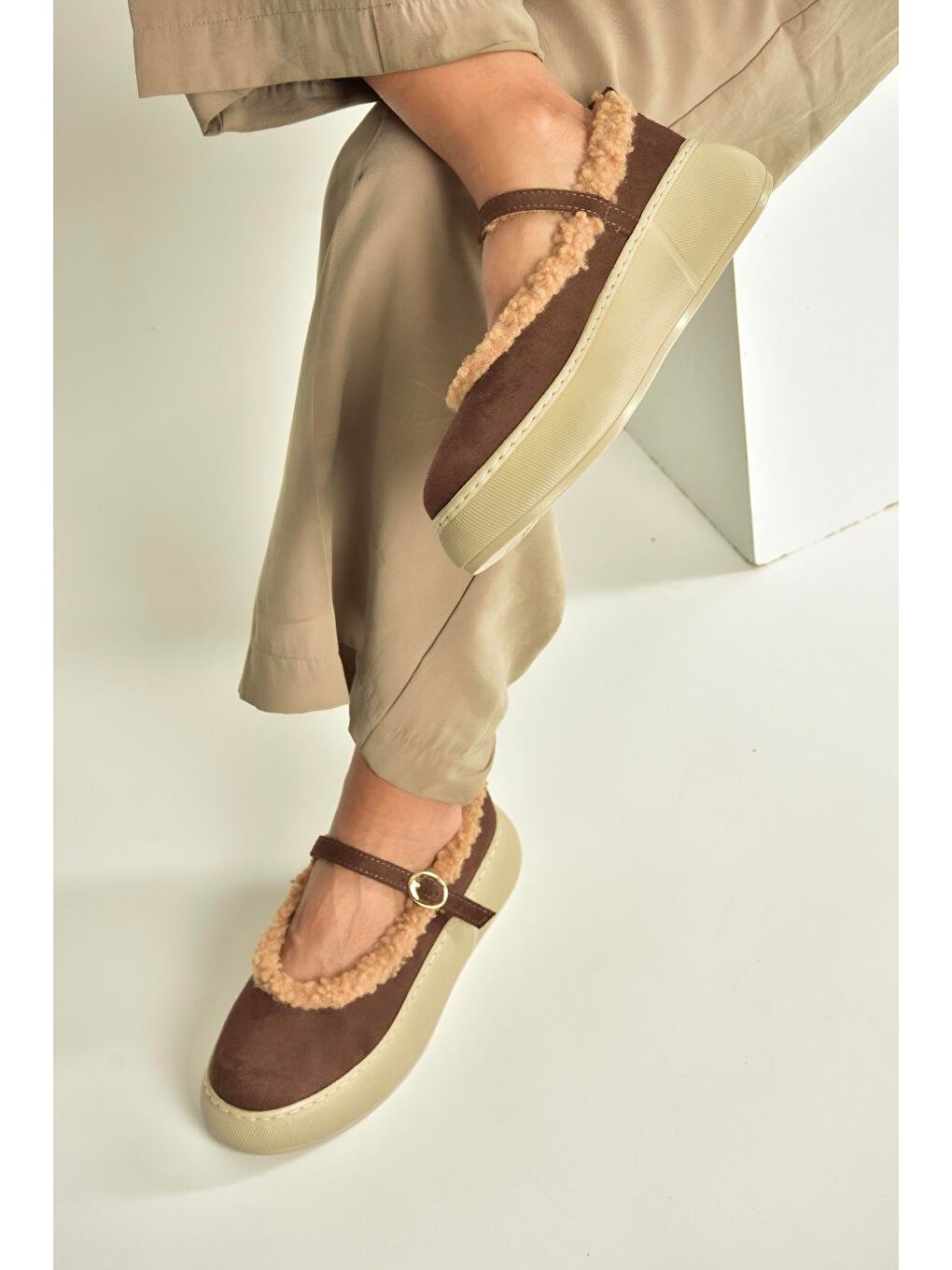 Kahverengi Kadın Kışlık Babet Ayakkabı V811269502-3