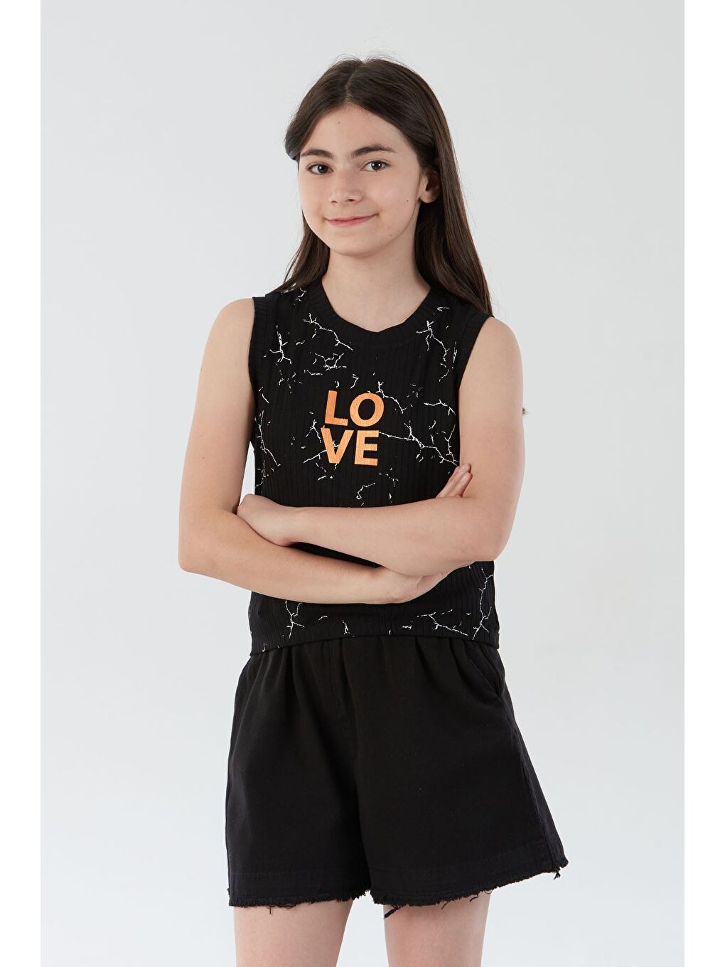 Siyah Fitilli Love Baskılı Beli Lastikli Kız Çocuk Tişört-4