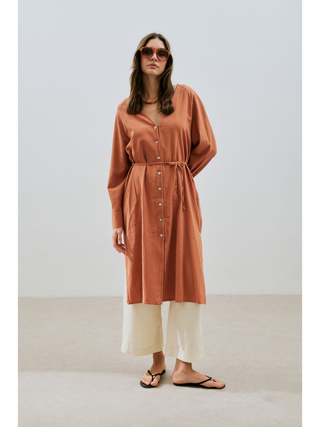 Kahverengi Dokulu Düğmeli Uzun Tunik Tarçın-1