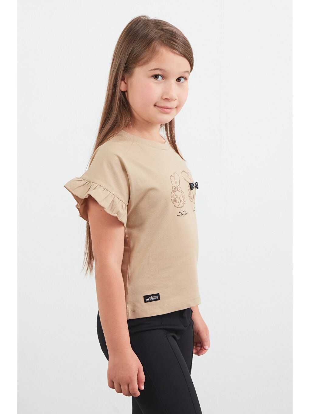 Bej Tavşan Baskılı Kolu Fırfırlı Kız Çocuk Tişört-1