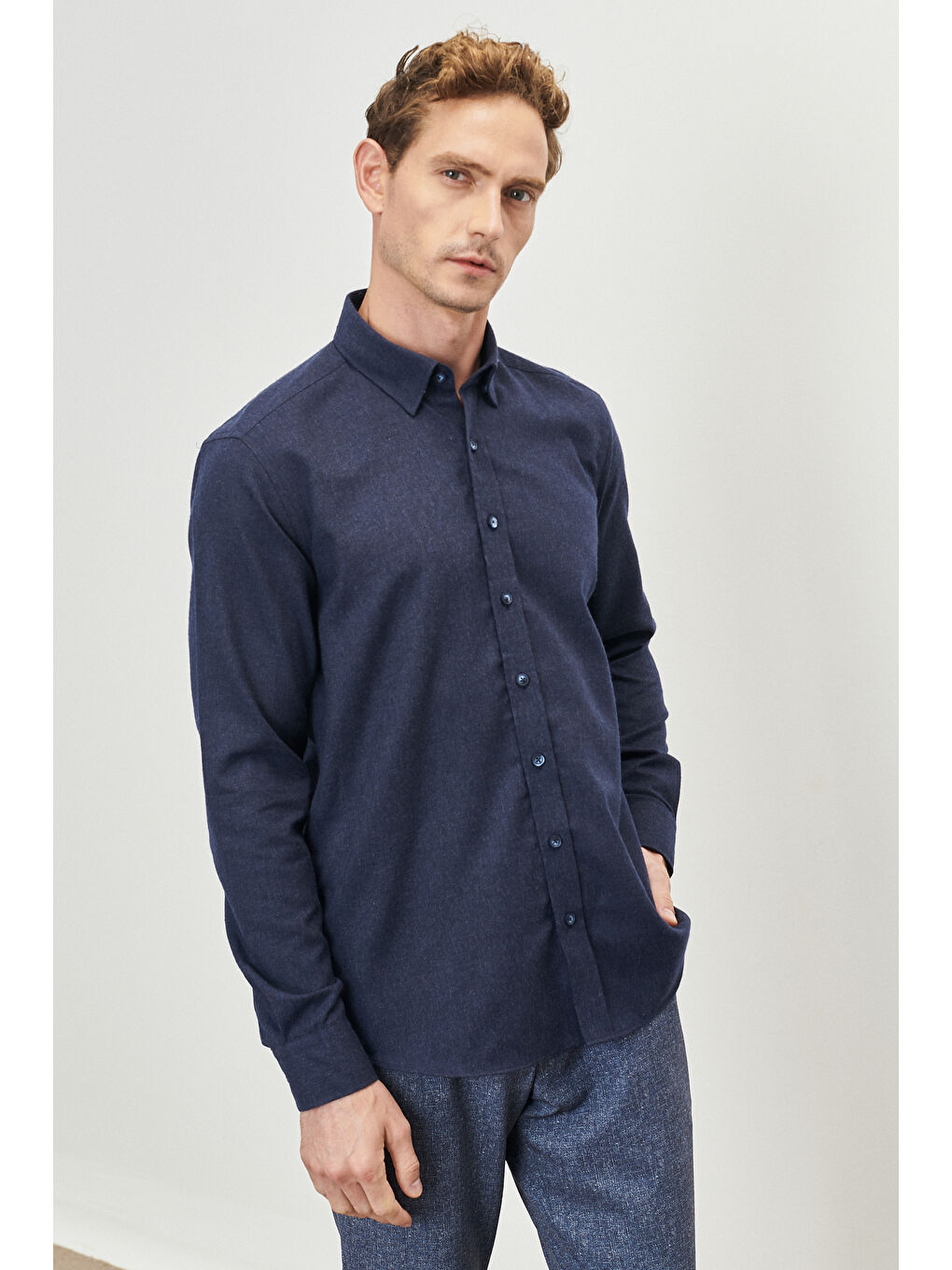 Erkek Lacivert Slim Fit Dar Kesim Gizli Düğmeli Yaka Flanel Oduncu Gömlek