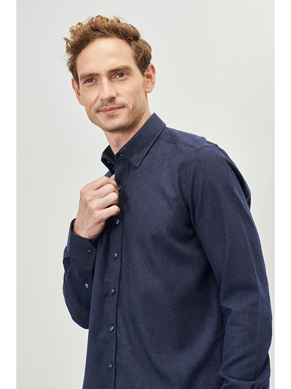 Erkek Lacivert Slim Fit Dar Kesim Gizli Düğmeli Yaka Flanel Oduncu Gömlek-3
