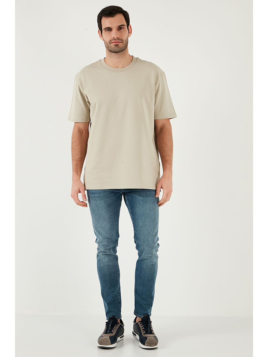 Bej Pamuklu Bisiklet Yaka Relaxed Fit Basic Erkek Tişört 5902610-1