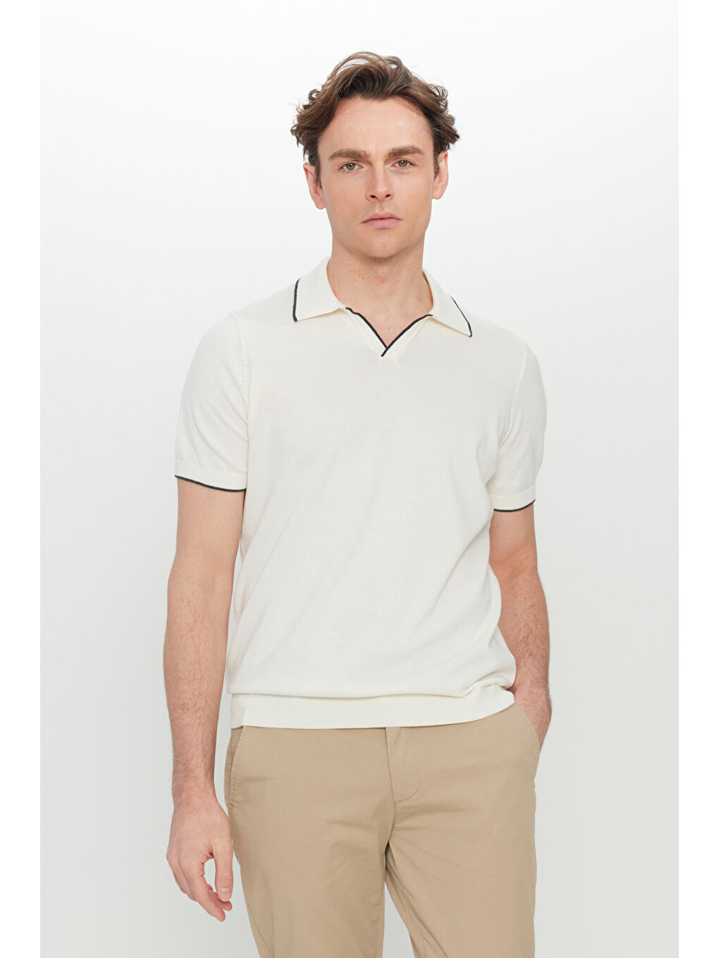 Erkek Ekru %100 Pamuk Standart Fit Normal Kesim Polo Yaka Triko Tişört