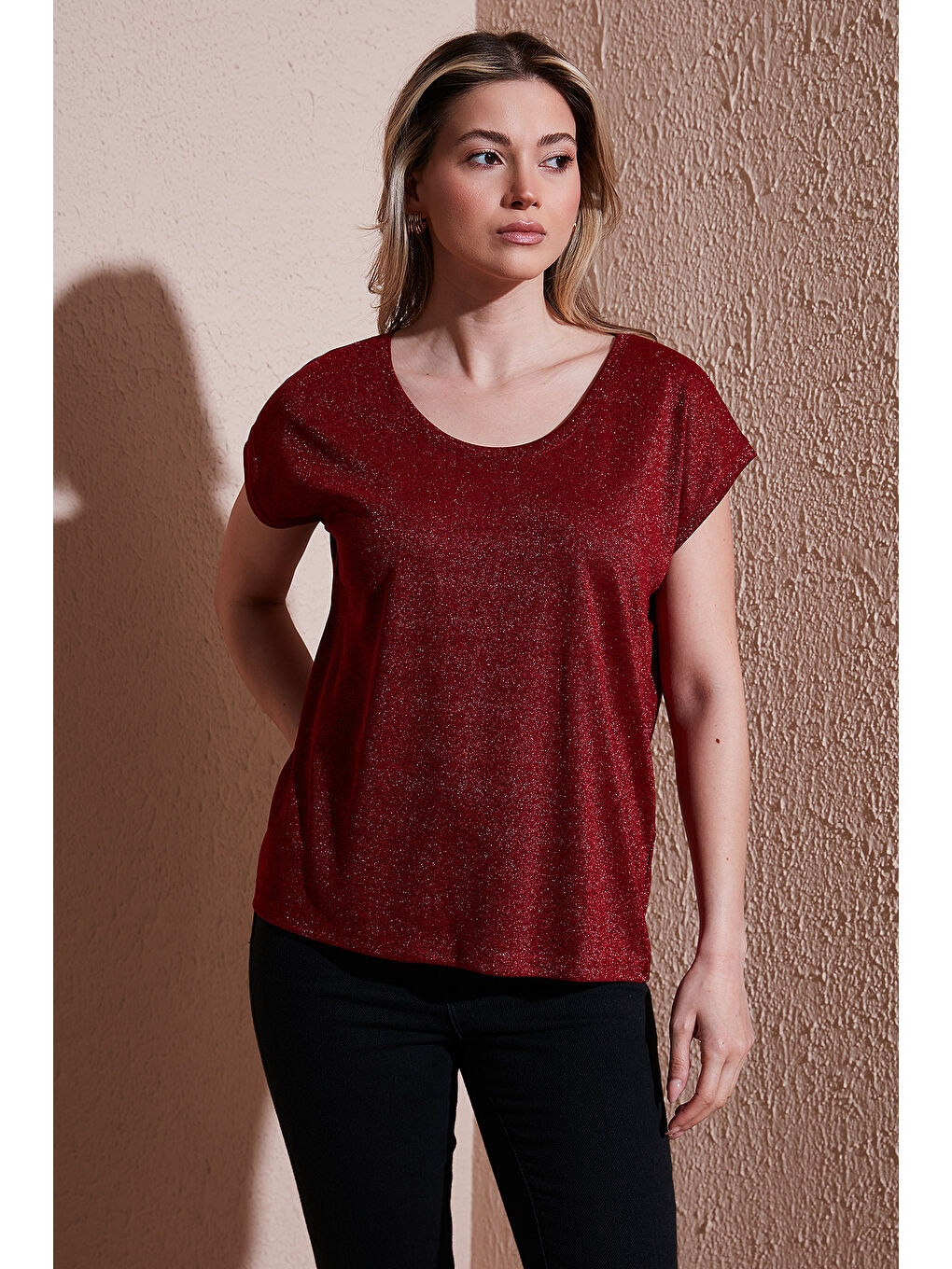 Pembe Standart Fit Yuvarlak Yaka Simli Bluz 25Y0202K1-1