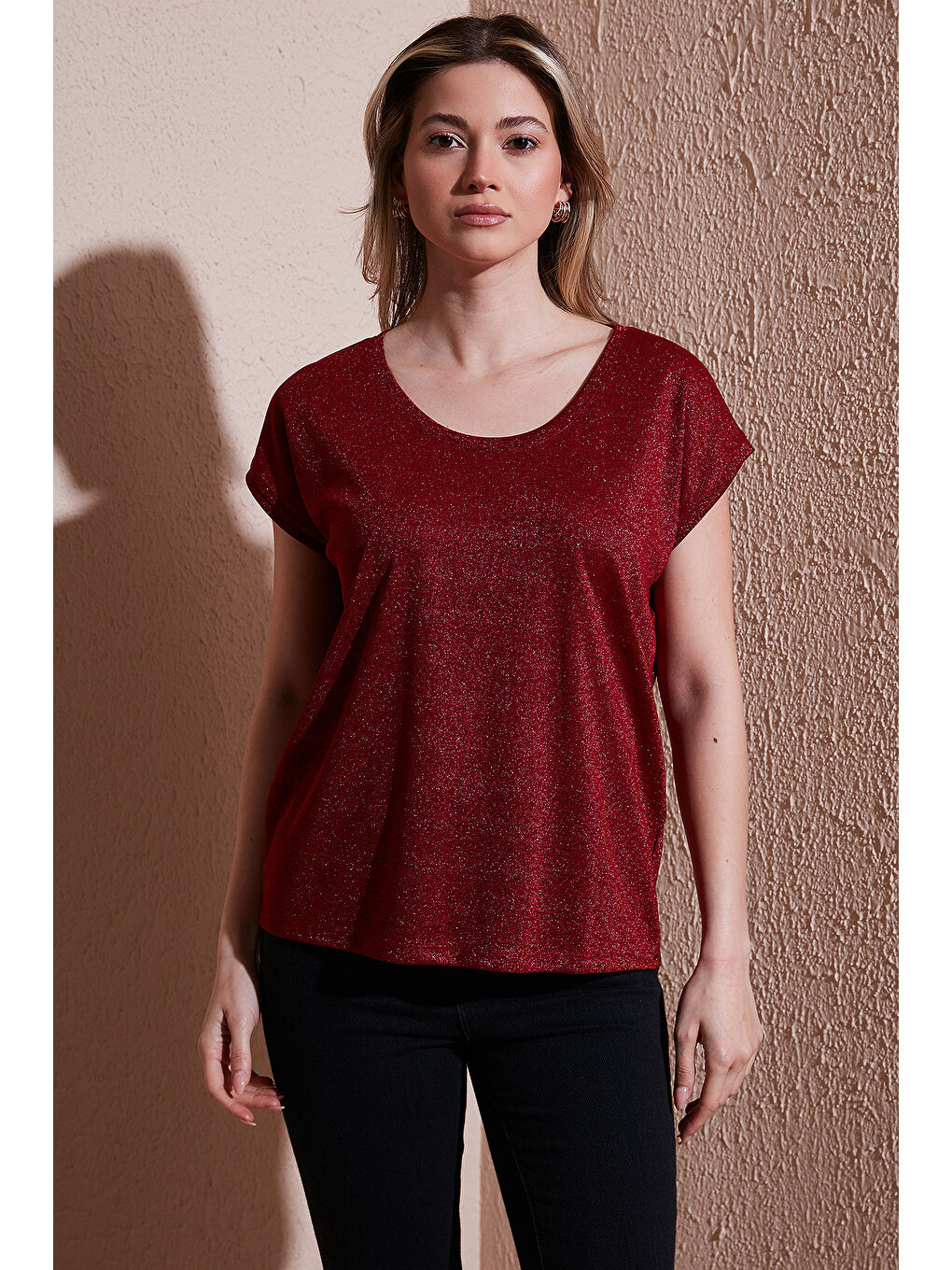 Pembe Standart Fit Yuvarlak Yaka Simli Bluz 25Y0202K1-2