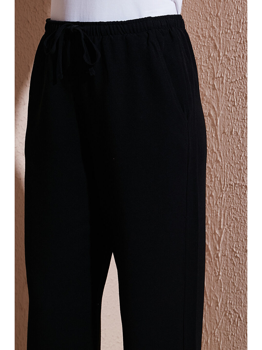 Siyah Wide Leg Yüksek Bel Geniş Paça Pantolon 25Y0249K1-5