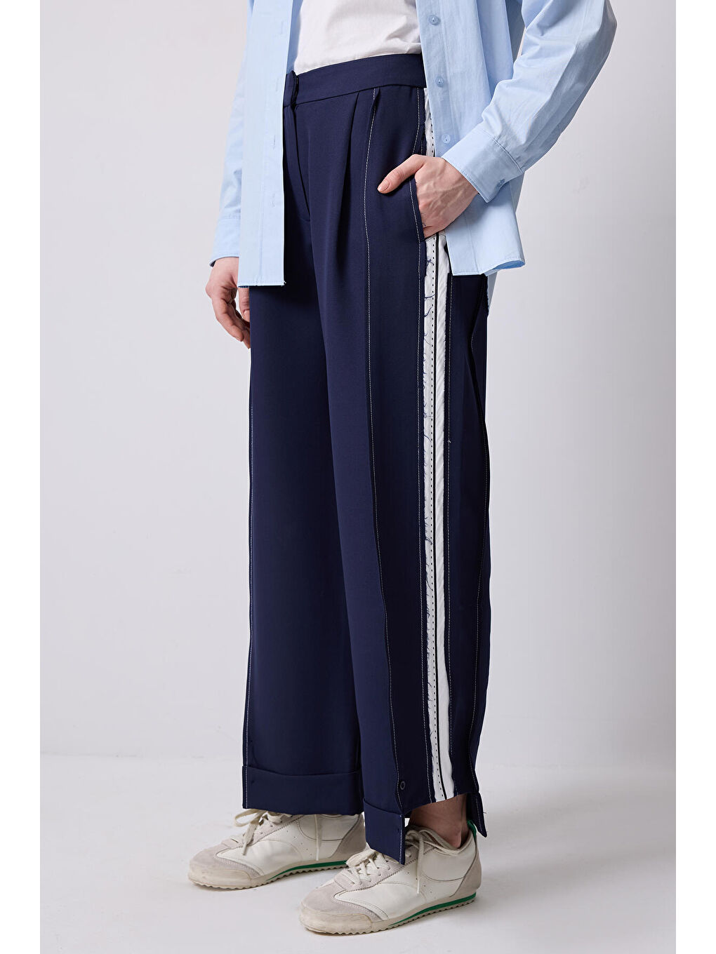 Lacivert Şerit Detaylı Şalvar Pantolon-1
