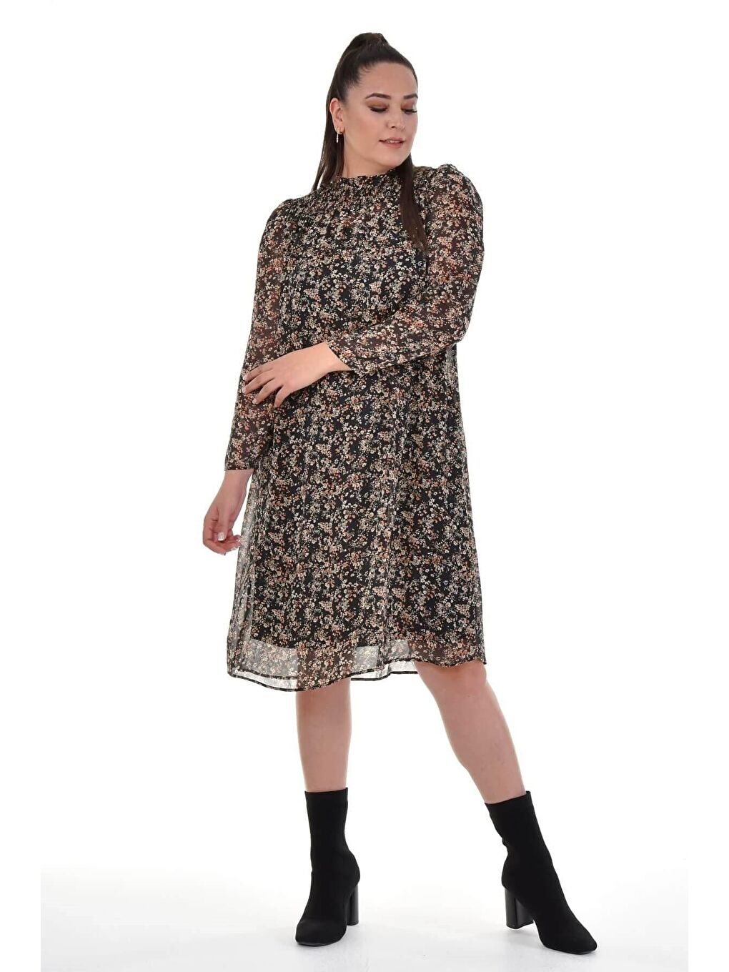 Siyah Astarlı Şifon Gipe Detaylı Elbise-1