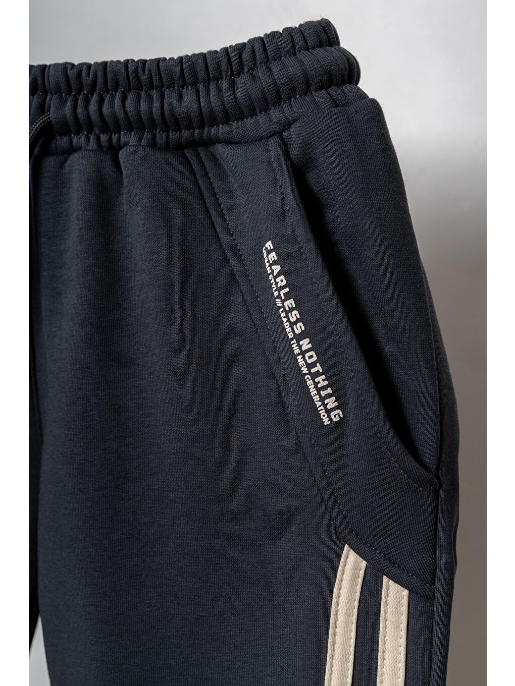 Gri 3 İp Fearless Nothing  Baskılı Yanlar Çizgili Erkek  Çocuk Eşofman Altı-2