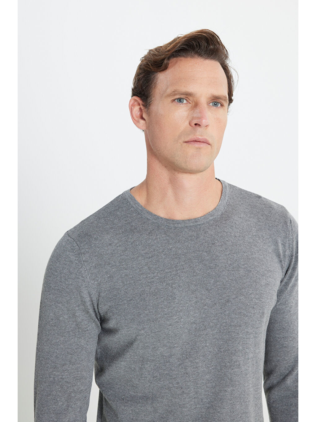 Erkek Gri Melanj Standart Fit Normal Kesim Bisiklet Yaka Triko Kazak-3