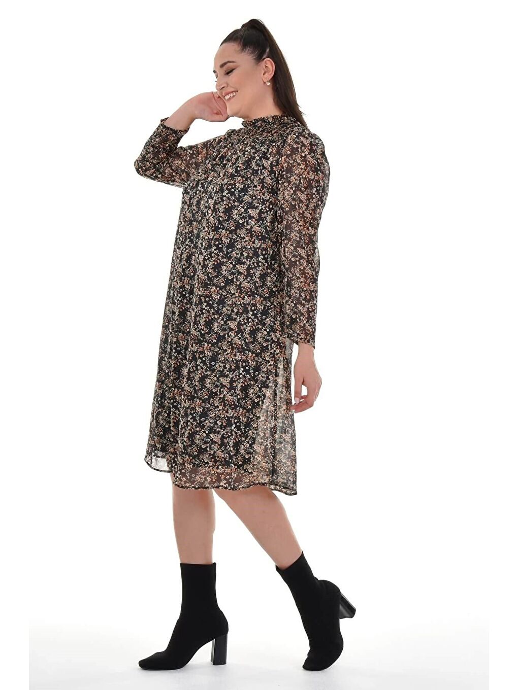 Siyah Astarlı Şifon Gipe Detaylı Elbise-3