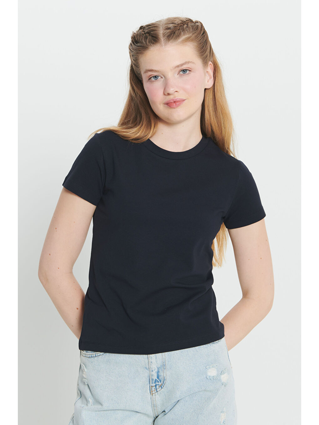 Lacivert Slim Fit Dar Kesim Pamuklu Esnek Bisiklet Yaka Tişört