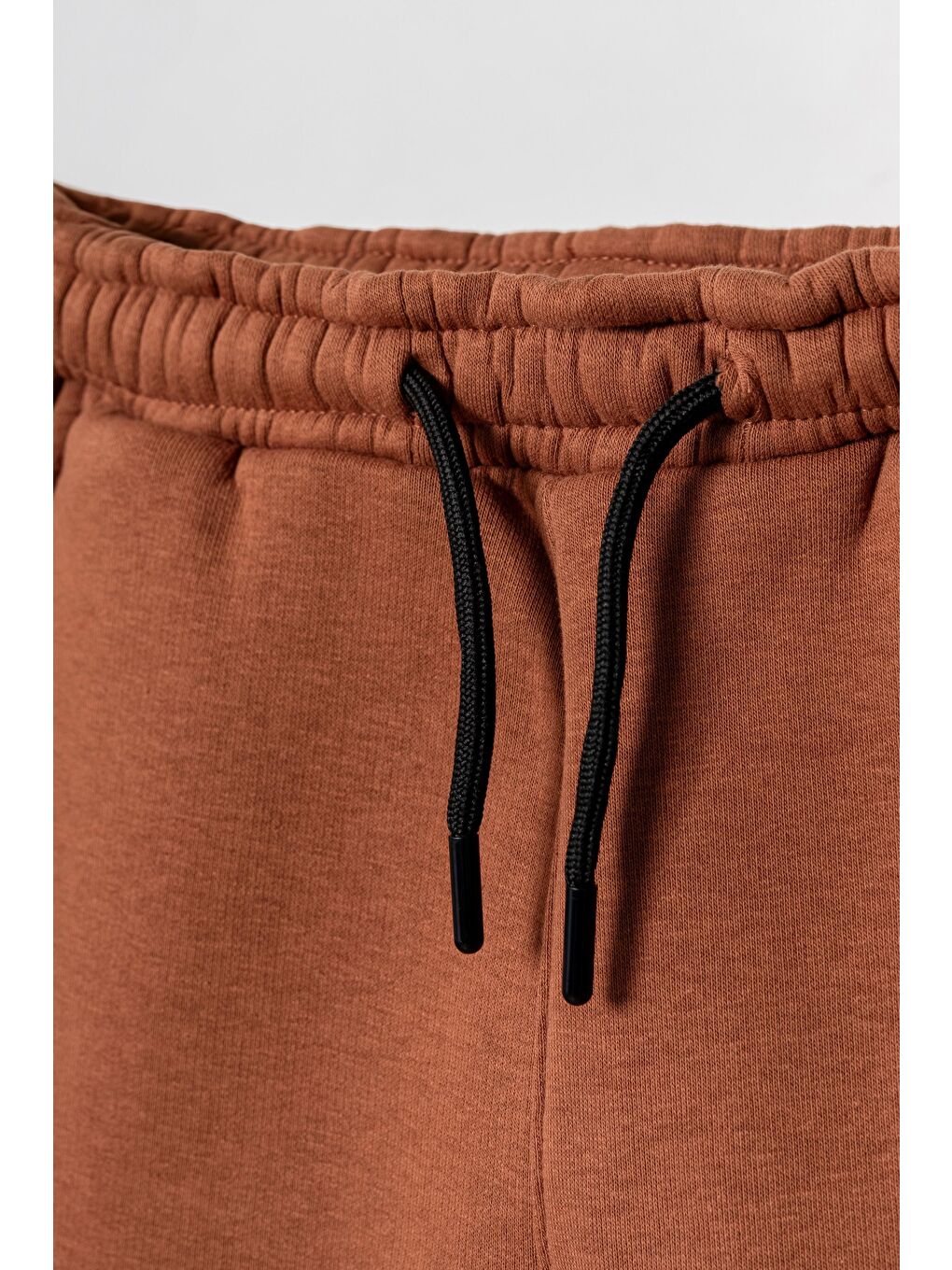 Kahverengi 3 İp İki Diz Mikro Kargo Cepli Sağ Cep Fermuarlı Erkek Çocuk Eşofman Altı-1