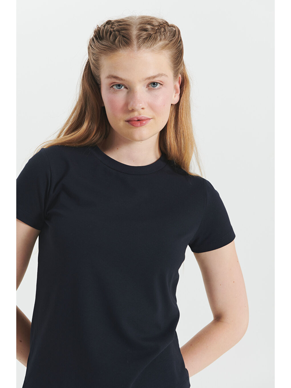 Lacivert Slim Fit Dar Kesim Pamuklu Esnek Bisiklet Yaka Tişört-3