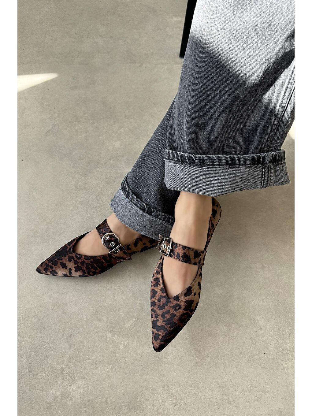 Kahverengi Bruno Kadın Kemer Detay Saten Babet Leopar-1