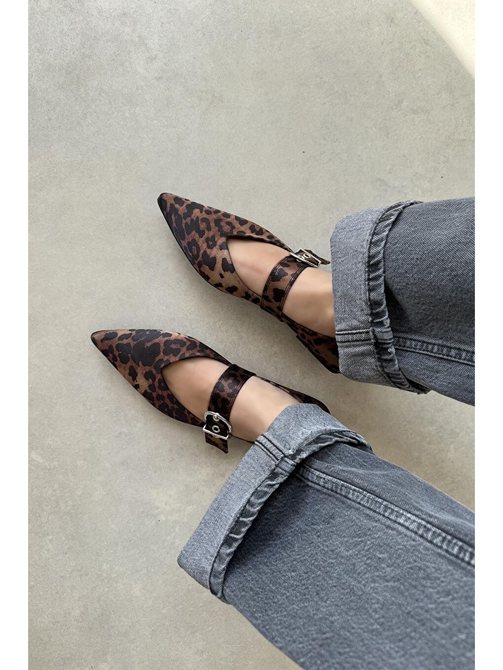 Kahverengi Bruno Kadın Kemer Detay Saten Babet Leopar-2