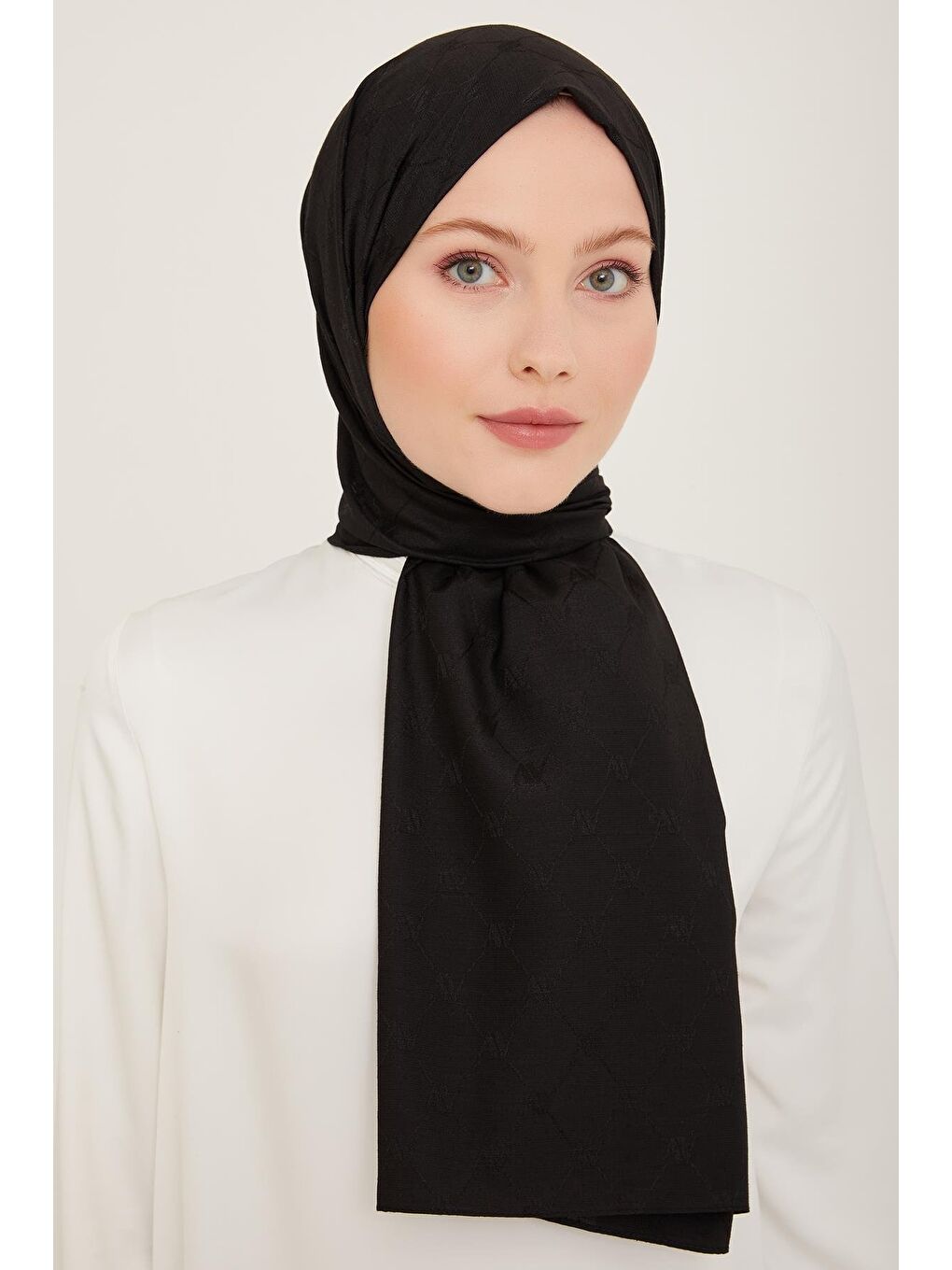 Siyah Trend Monogram Şal 1 23003 83