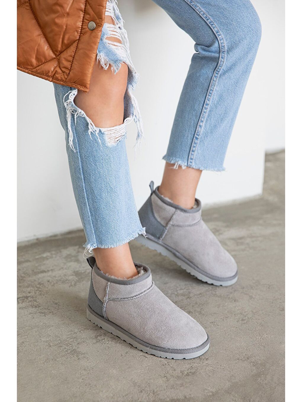 Asia Kadın İçi Tüylü Kalın Taban Süet Yarım Bot Gri-1