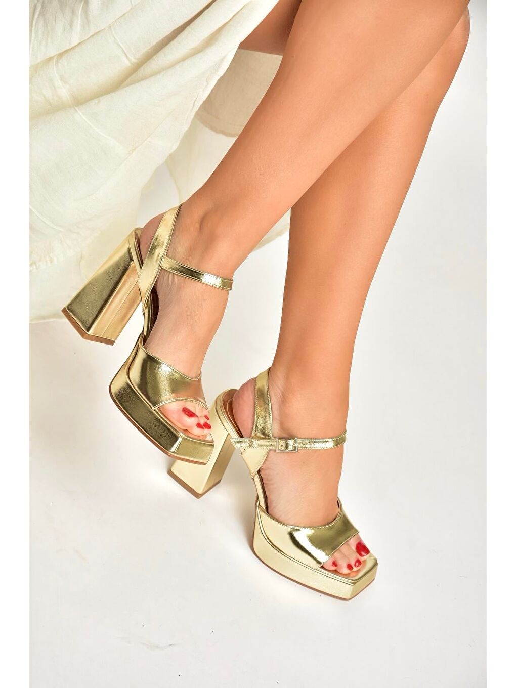 Sarı Altın Kadın Topuklu Ayakkabı Y246055009-3