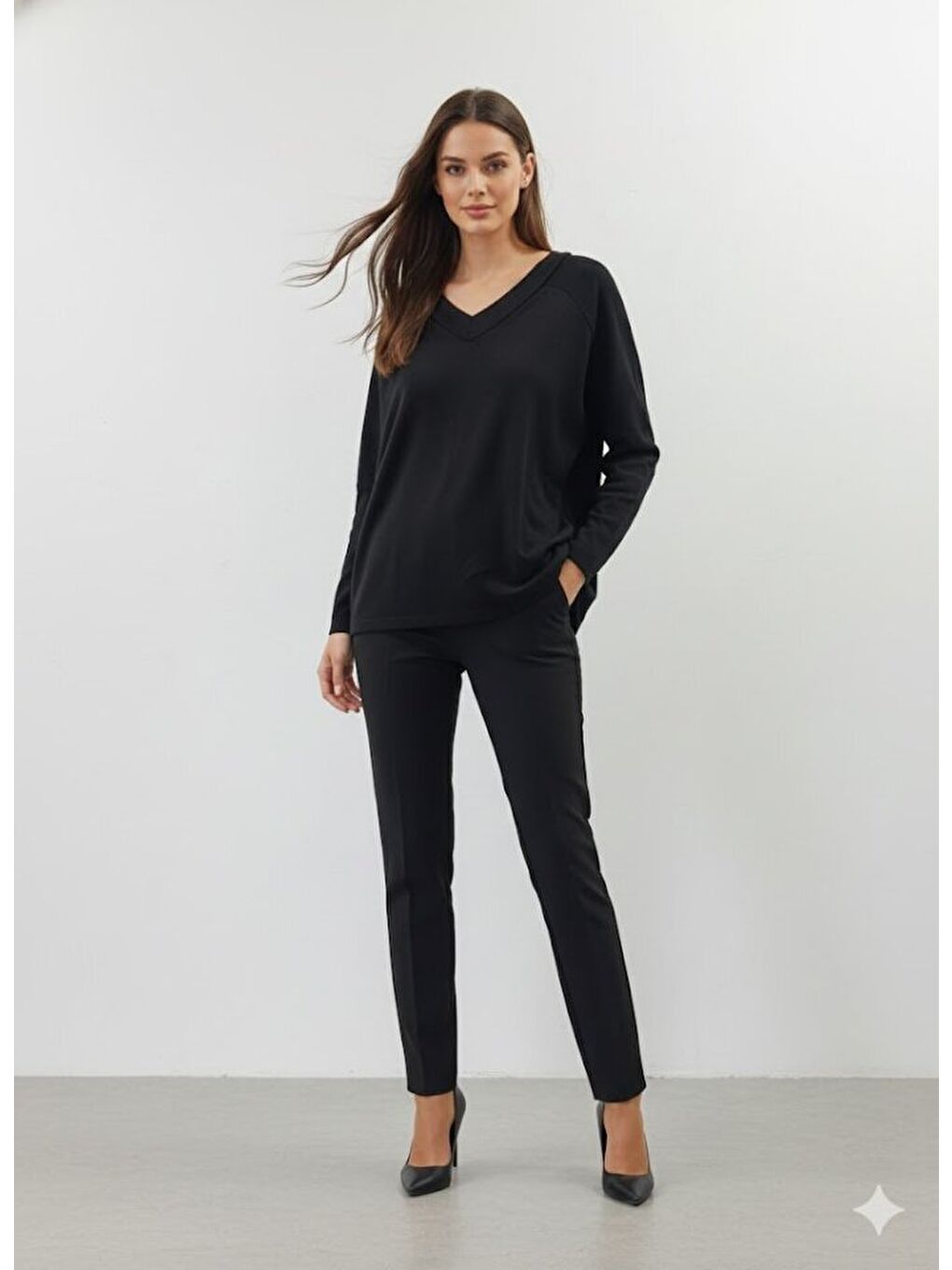 Siyah Kadın Uzun Kollu V Yaka Bluz