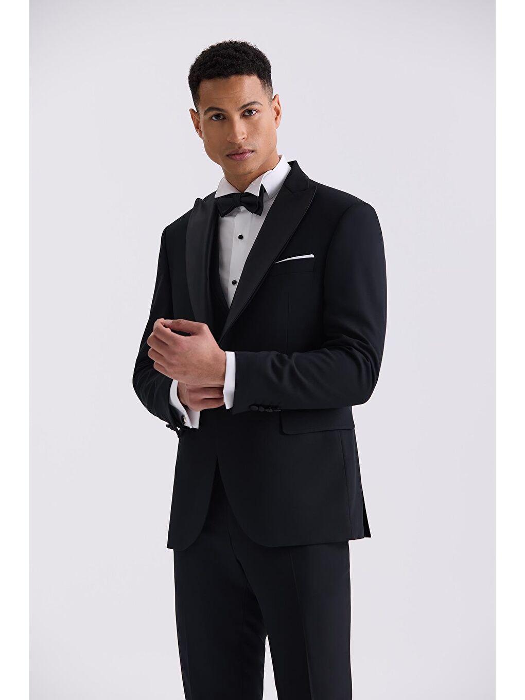 Siyah Slim Fit Sivri Yaka Smokin Takım Elbise