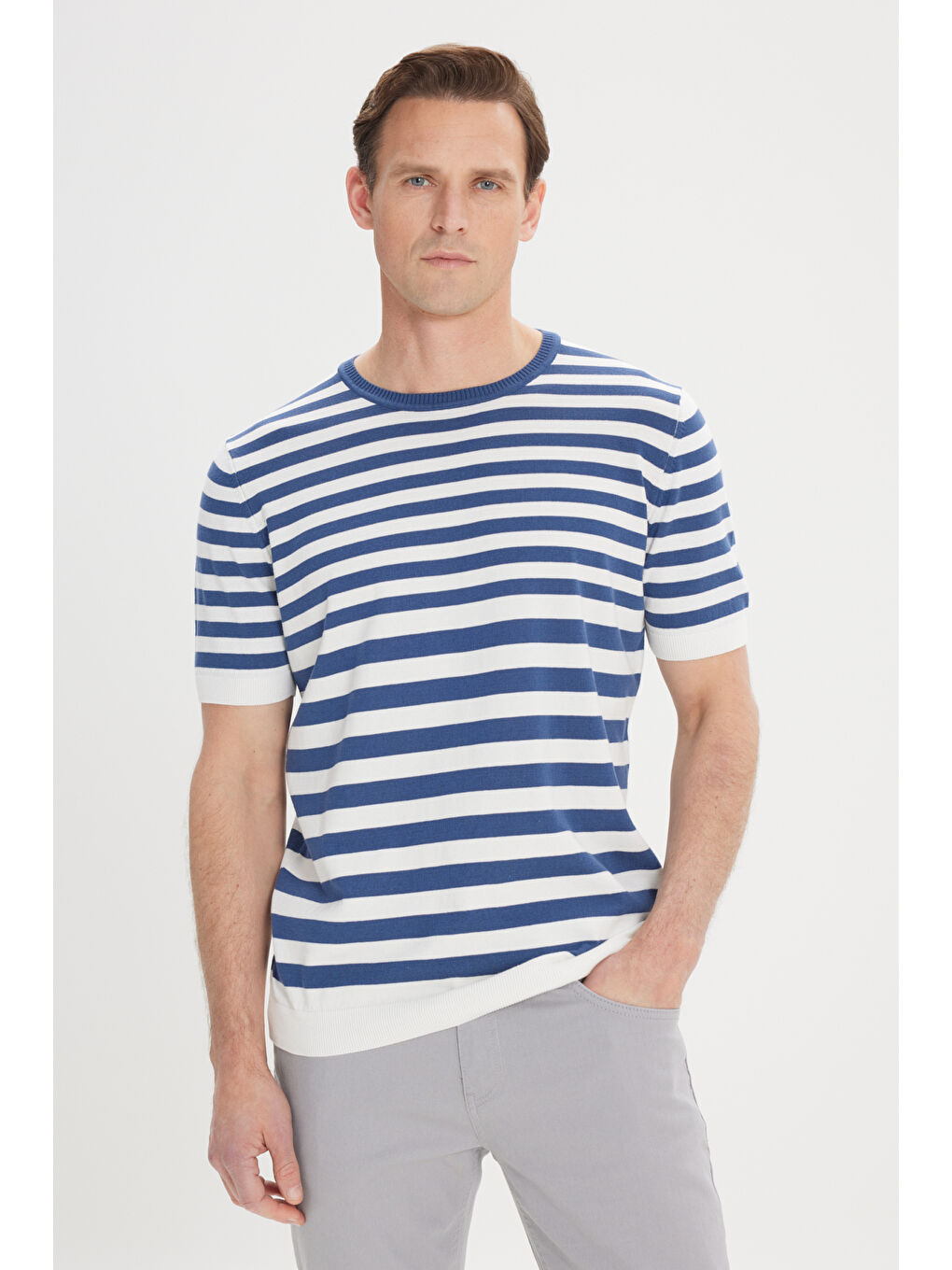 Erkek Lacivert-Beyaz Slim Fit Dar Kesim %100 Pamuk Çizgili Bisiklet Yaka Triko Tişört