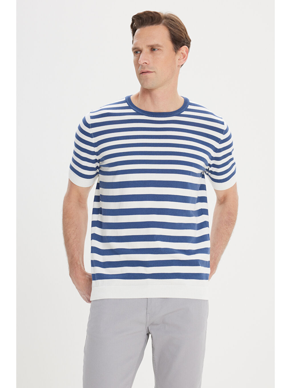 Erkek Lacivert-Beyaz Slim Fit Dar Kesim %100 Pamuk Çizgili Bisiklet Yaka Triko Tişört-2