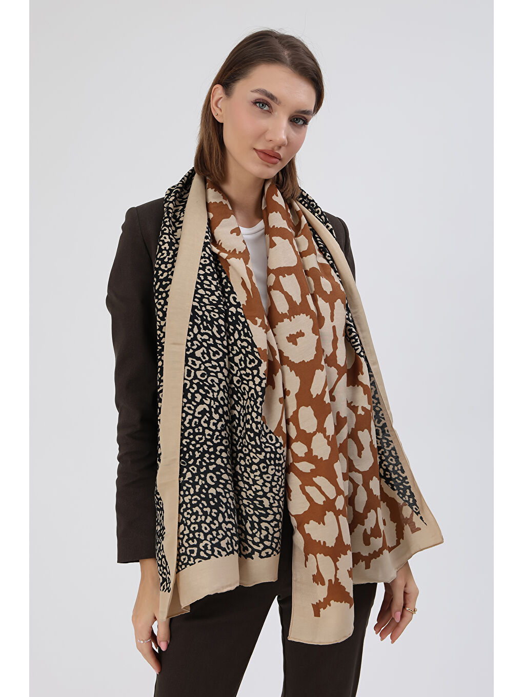 Leopar Desen Kadın Şal 3955 Bej-1