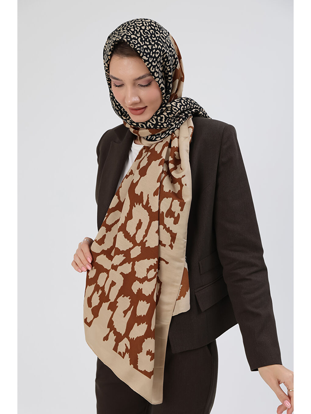 Leopar Desen Kadın Şal 3955 Bej-2