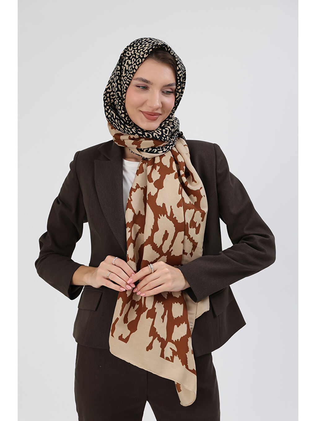 Leopar Desen Kadın Şal 3955 Bej-3